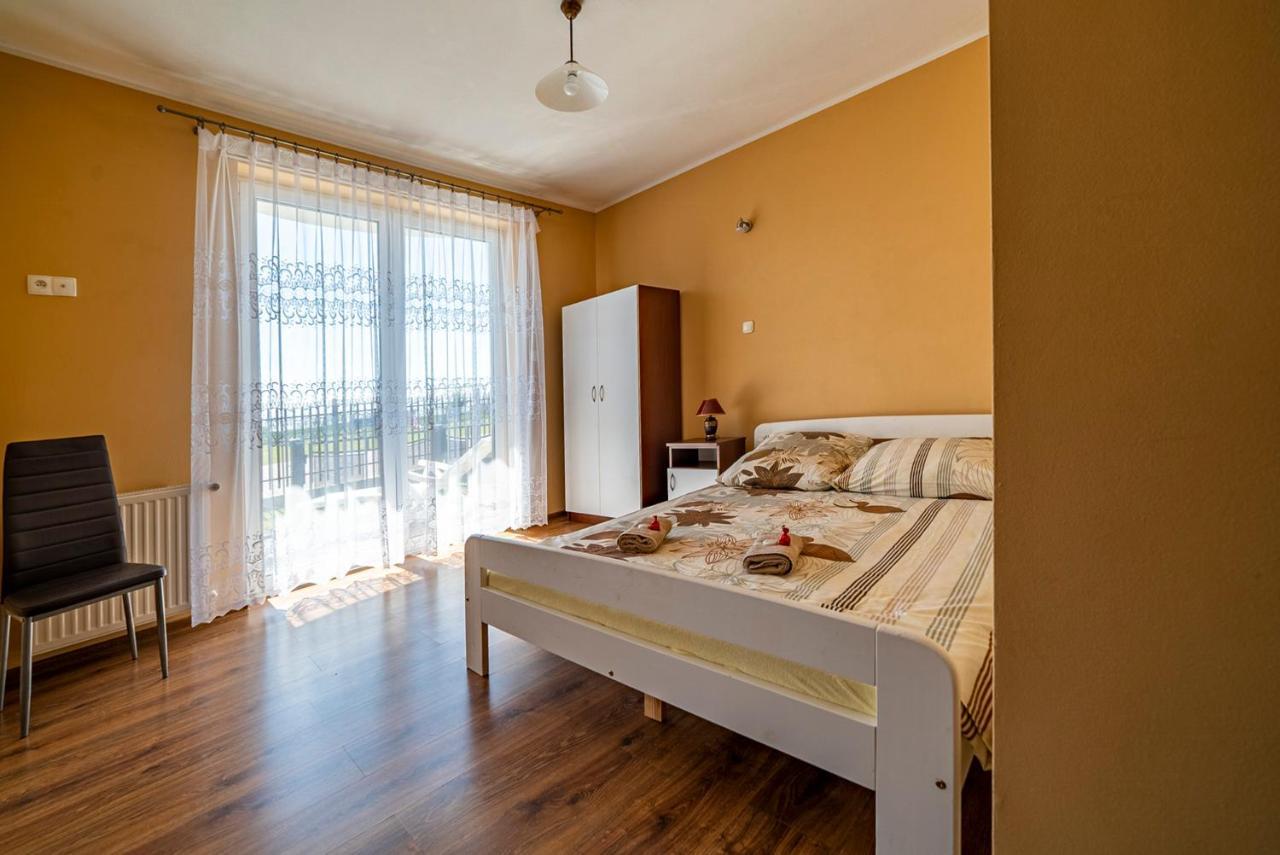 Pod Jedynkami Apartment Wladyslawowo Bagian luar foto
